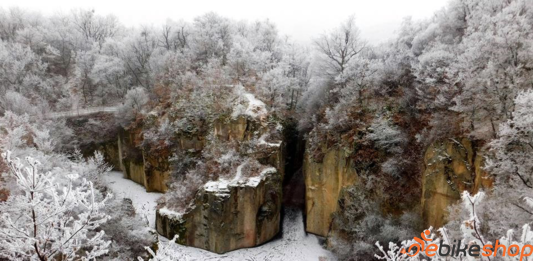 Havas bringatúra: irány a Megyer-hegyi tengerszem Havas bringatúra: irány a Megyer-hegyi tengerszem