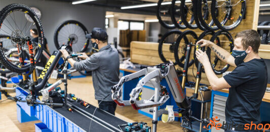 Kulisszatitkok a Haibike schweinfurti műhelyéből Kulisszatitkok a Haibike schweinfurti műhelyéből | hatszel.hu