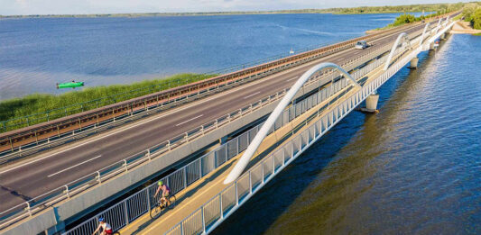 Tekerj a tó körül!